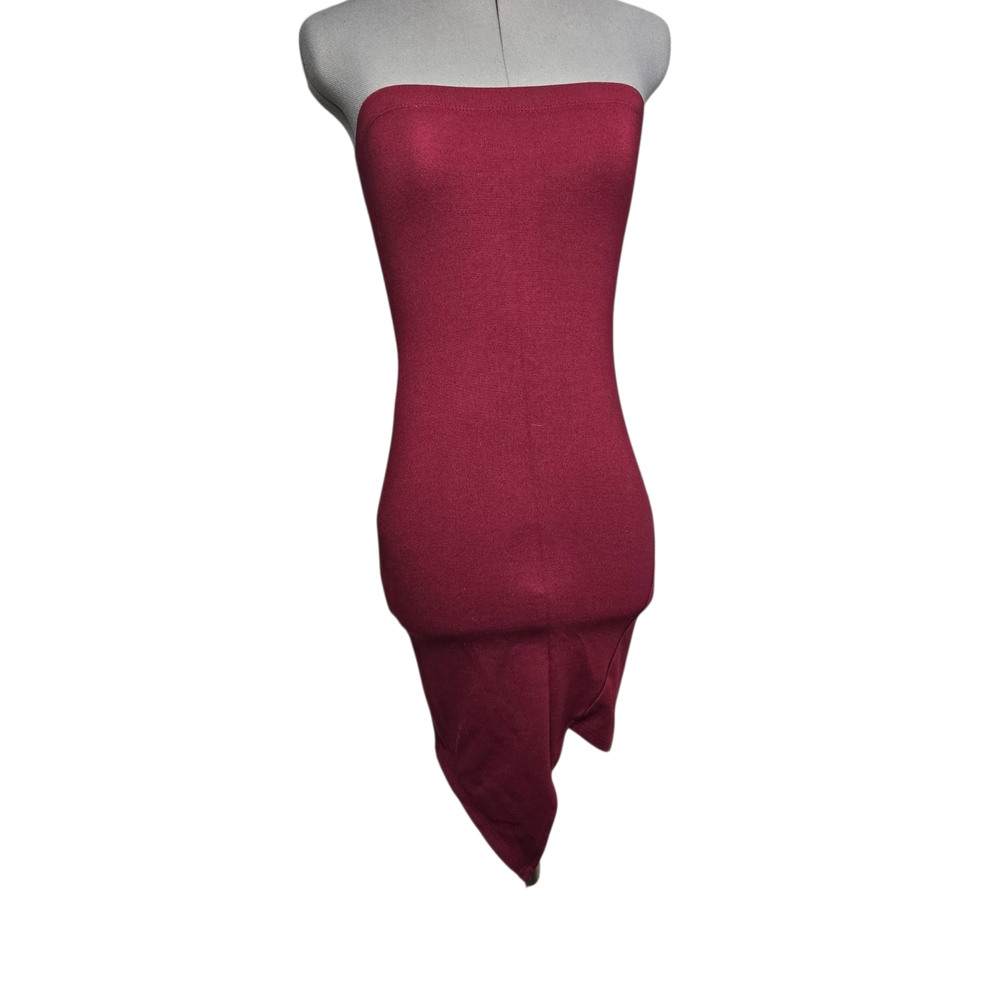 Chic Strapless Wine Dress